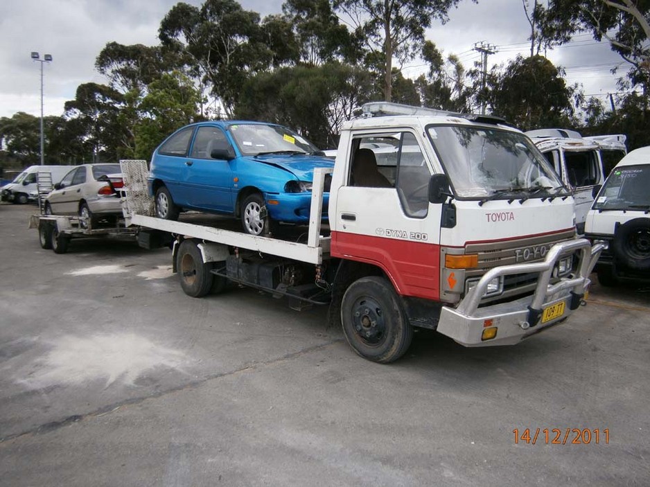 junk-car-removal-sydney-flyer